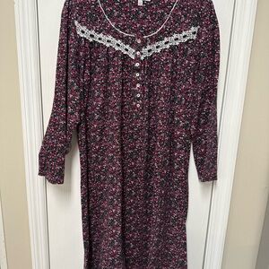 Eileen West Black Floral Long Sleeve Nightgown